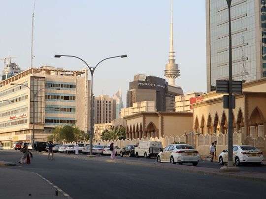 Kuwait halts issuing work permits for some nationalities